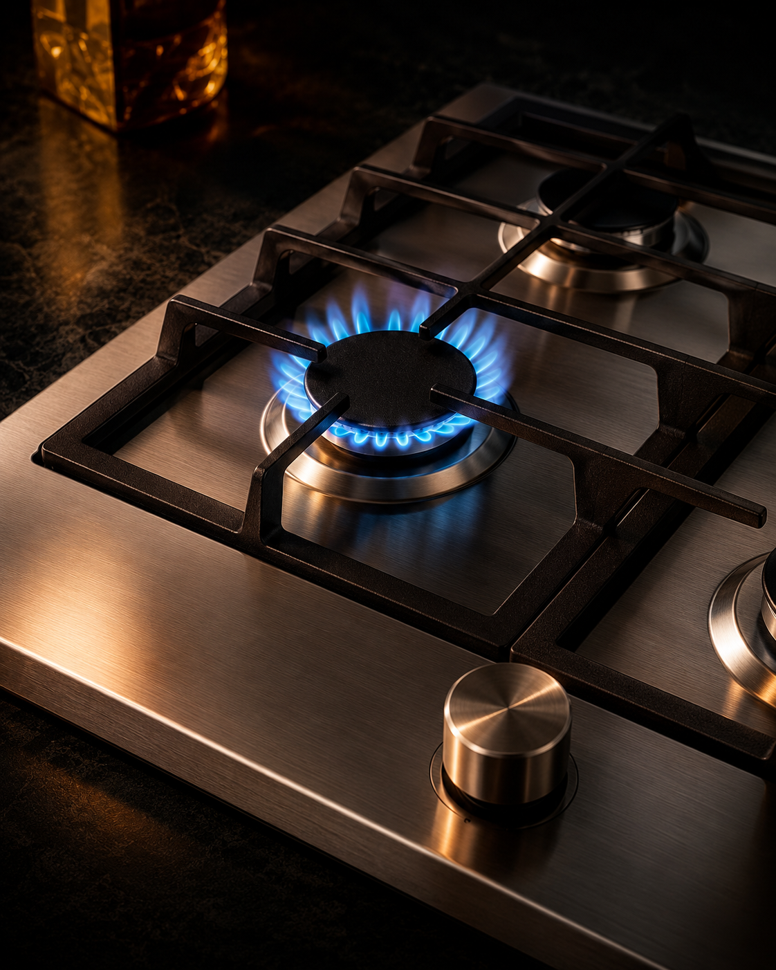 Cooktop a gás com chama acesa